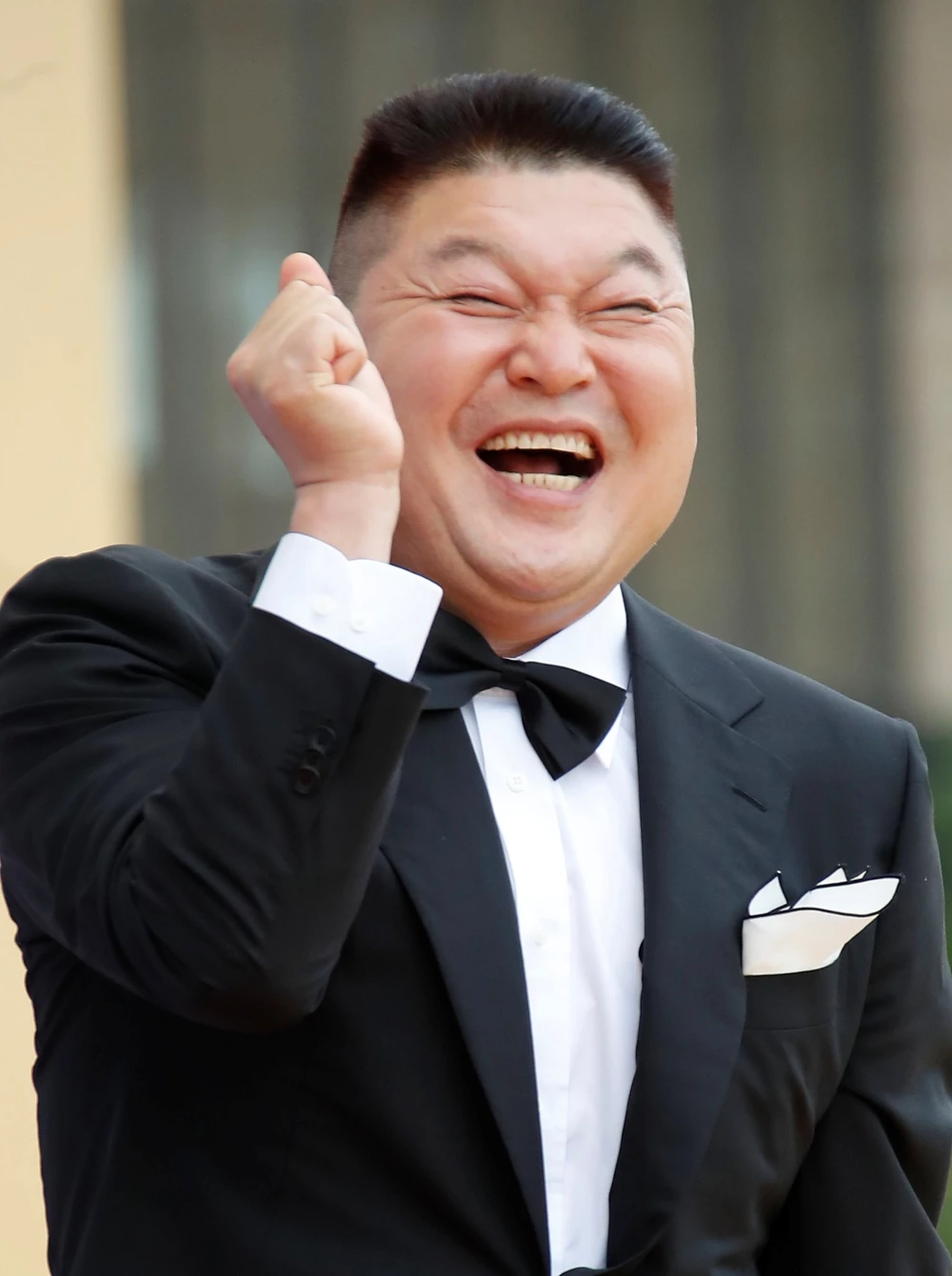 방송인 강호동이 2022년 7월 19일 오후 인천 중구 파라다이스시티에서 열린 '제1회 청룡시리즈어워즈(Bluedragon Series Awards)'에서 포즈를 취하고 있다.