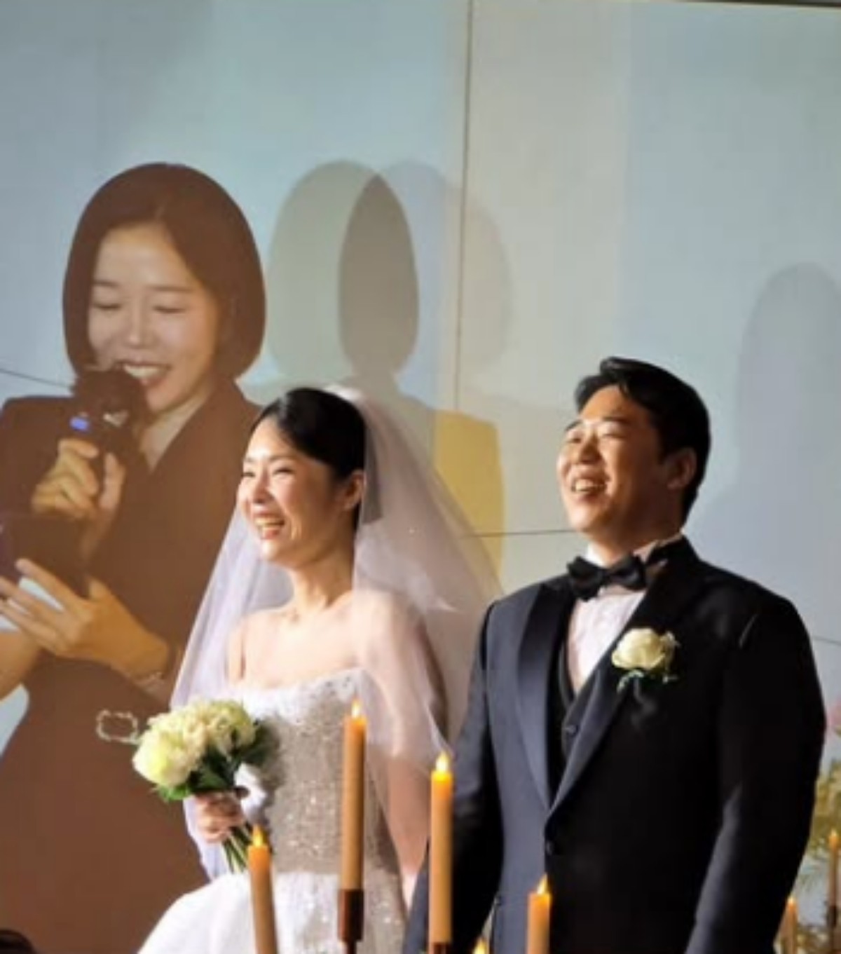 정이랑 축사 장면. 한윤서와 그의 신랑. / 한윤서 인스타그램
