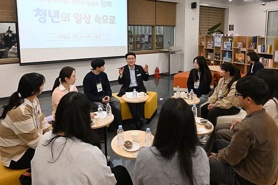 '청년정책 답은 현장에' 김원기 의정부시장, 취임 100일 청년들과 동행