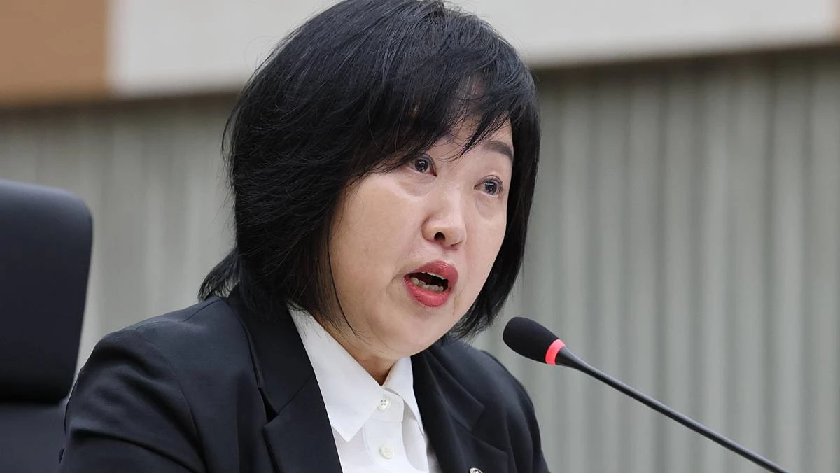 홍소영 병무청장이 12일 정부대전청사 병무청에서 열린 국회 국방위원회 국정감사에 출석해 의원들의 질의에 답변하고 있다 / 뉴스1