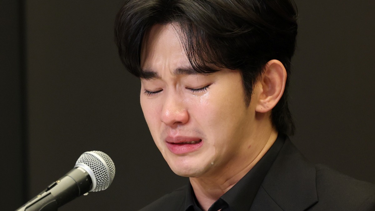 김수현 미성년 교제 증거라더니…카톡 속 주인공은 '다른 연예인'