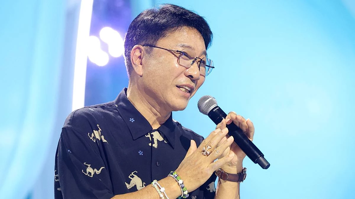 이수만 비저너리 리더 겸 키 프로듀서가 지난 12일 경기도 고양시 일산서구 킨텍스에서 열린 데뷔쇼 '웰컴 투 소울라이트 프롬 에이 투 오 소울 에이 투 오 라이트(WELCOME TO SOULITE From A2O SOUL A2O LITE)‘에서 A2O엔터테인먼트의 방향성과 비전, 엔터 테크 기술을 비롯한 주요 시스템과 콘텐츠 전략을 소개하고 있다 / 뉴스1