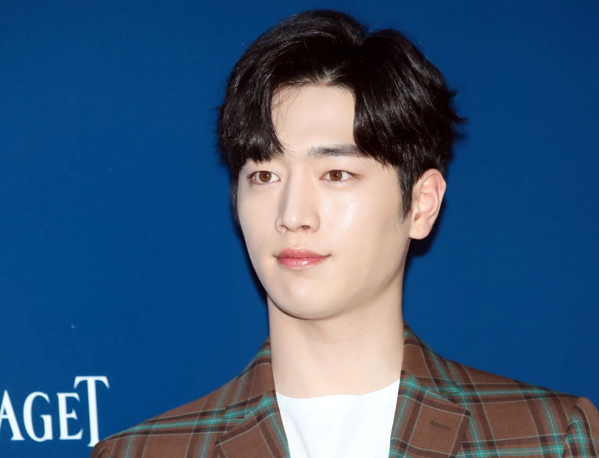 배우 서강준이 2018년 서울 K뮤지엄에서 열린 스위스 시계 브랜드 피아제(PIAGET) ‘써니 싸이드 오브 라이프’ 행사에 참석해 포즈를 취하고 있다. / 뉴스1