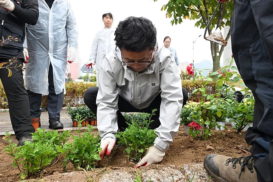 '도심 한복판에 가을정원' 의정부시·한국석유관리원, '나눔채움정원' 조성