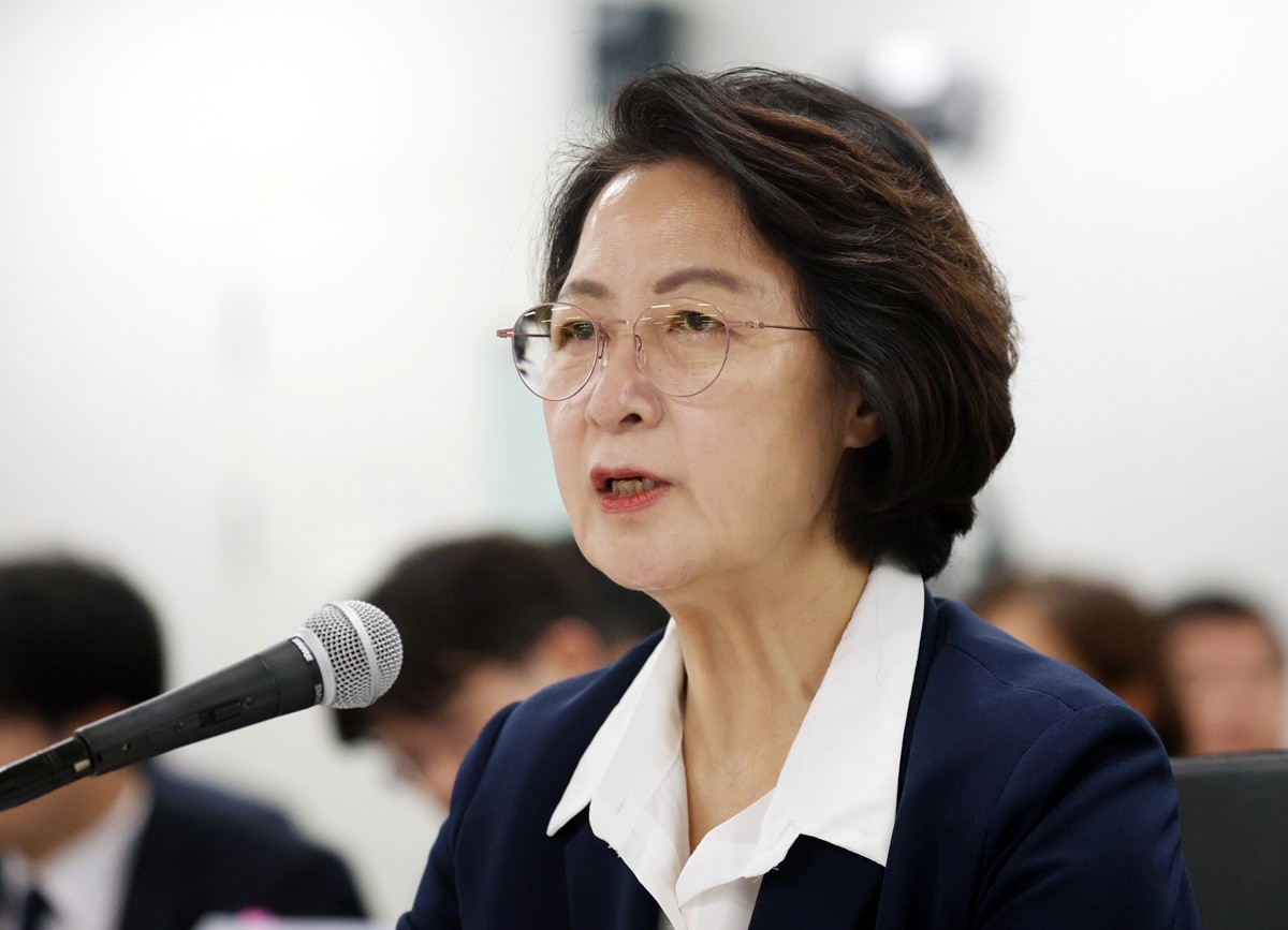 추미애 경기도지사. 기사 이해를 돕기 위한 자료 사진. 추미애 지사는 김지용 중대범죄수사청장 후보자 인선과 관련해 '친윤(친윤석열) 검사일뿐 아니라 공직자로서 그 자리에는 부적합하다고 생각한다'라며 반대 입장을 분명히 했다. 추 지사는 13일 오후 진행된 국회 행정안전위원회 경기도 국정감사에서 권영진 국민의힘 의원의 관련 질문에 이렇게 답했다. / 뉴스1