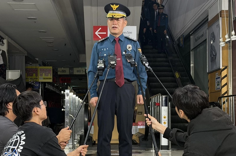인천 대형 상가 흉기 난동 현장 찾은 김종철 경찰청장 대행 / 뉴스1
