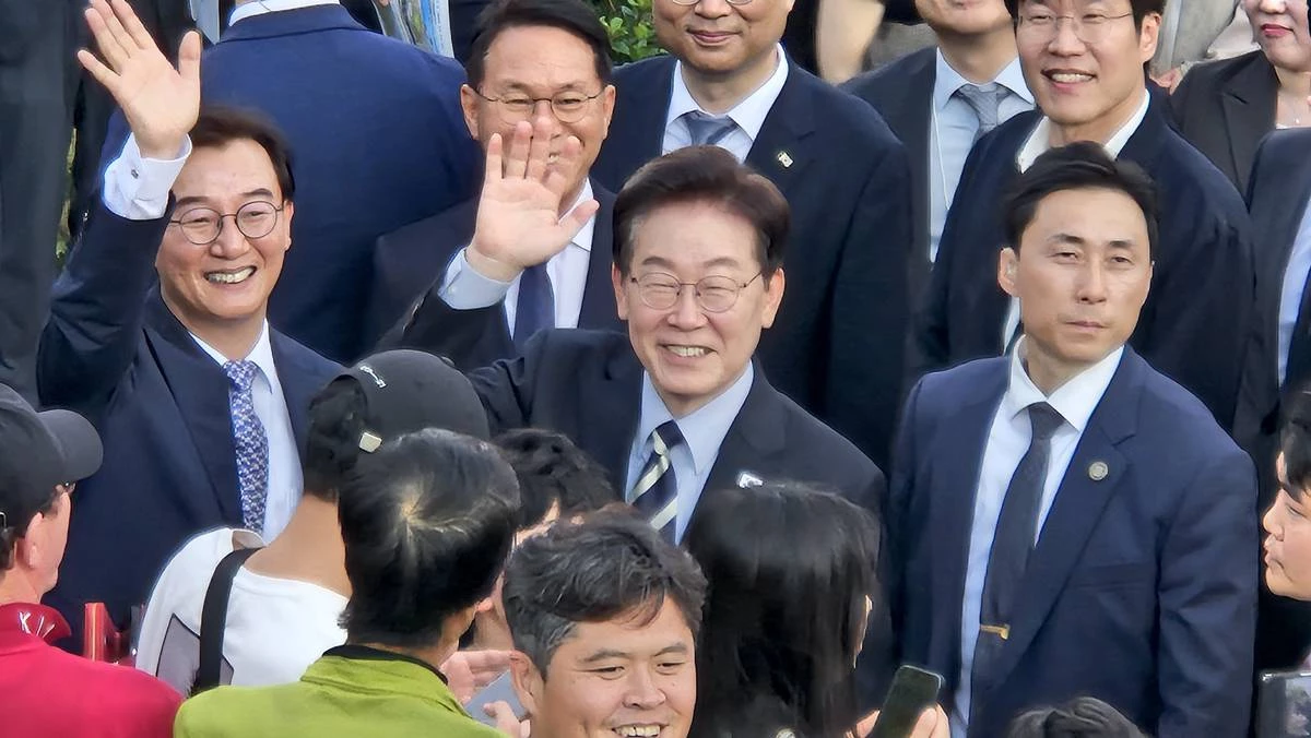 이 대통령, '부캉이' 친수공원 찾아 시민 소통 / 전재수 부산시장 엑스(X·구 트위터)