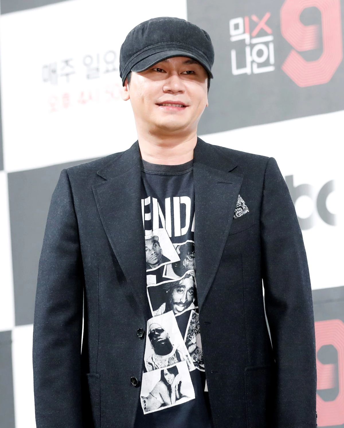 양현석 yg 대표가 2017년 서울 강남구 논현동 임피리얼 팰리스 호텔에서 열린 JTBC ‘믹스나인’(연출 유성모, 이상윤, 강지은, 박상현) 제작발표회에 참석해 포즈를 취하고 있다. / 뉴스1