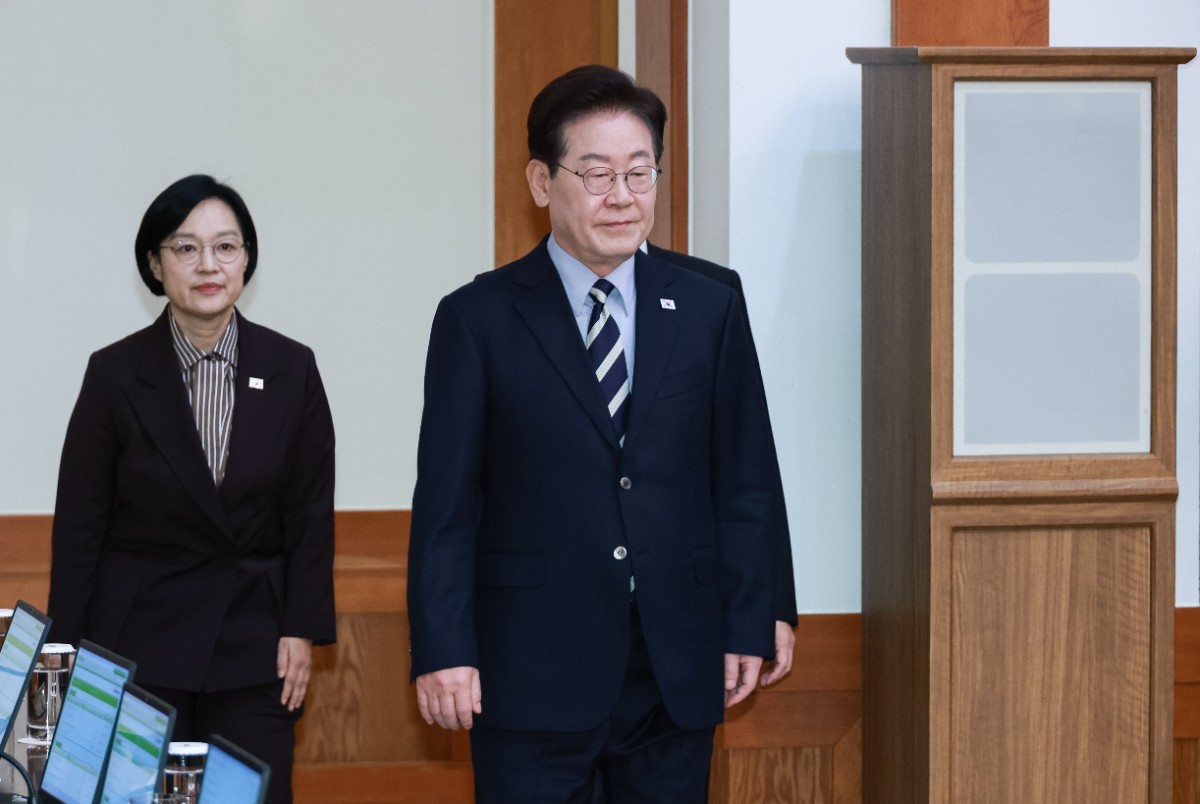 국무회의 입장하는 이재명 대통령 / 뉴스1