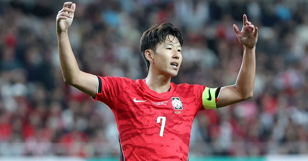 지난달 28일 서울 마포구 서울월드컵경기장에서 열린 축구 국가대표팀 평가전 대한민국과 우루과이의 경기, 대한민국 손흥민이 득점 기회를 놓친 후 아쉬워하고 있다. / 뉴스1