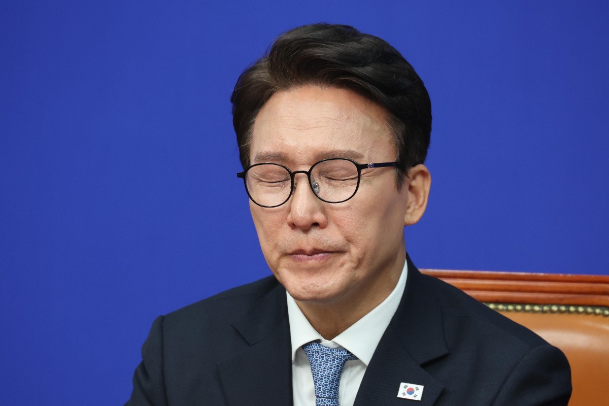 안 그래도 지지율이 처참한 수준인데... 또 '악재' 터진 민주당