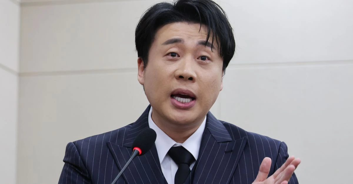 작년 10월 30일 서울 여의도 국회 과학기술정보방송통신위원회에서 열린 종합감사에서 유튜브 채널 '장사의 신'을 운영하는 은현장 씨가 참고인 신분으로 출석해 의원 질의에 답하고 있다. / 연합뉴스