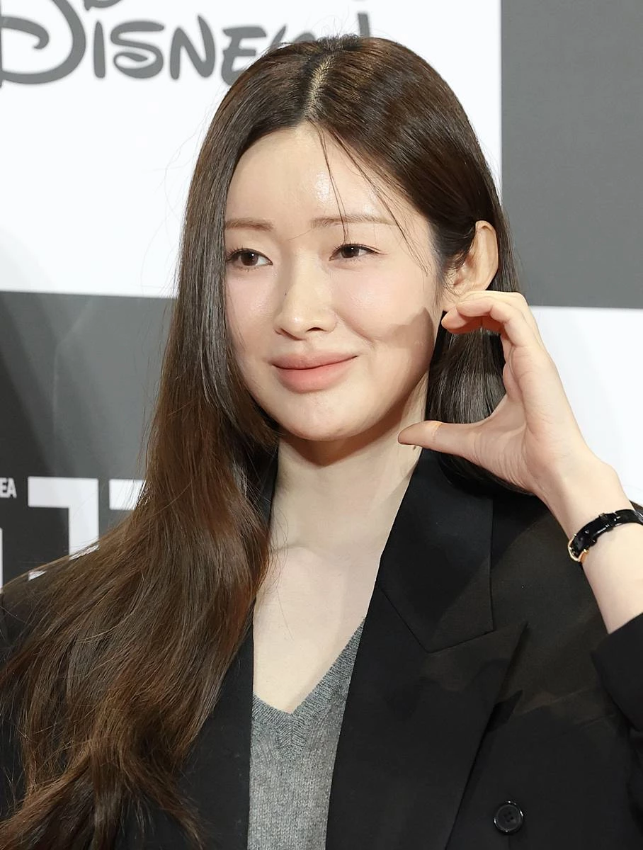 배우 차정원이 2025년 12월 15일 서울 강남구 코엑스 메가박스에서 진행된 디즈니+ 오리지널 시리즈 '메이드 인 코리아' VIP 시사회에 참석해 포즈를 취하고 있다 / 뉴스1