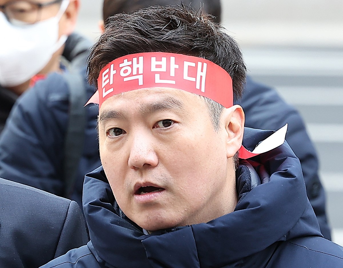 김세의 가로세로연구소 대표. 기사 이해를 돕기 위한 자료 사진. 김 대표는 정신 질환 등을 이유로 석방해달라고 법원에 보석을 요청했다. 김 대표는 배우 김수현에 대한 명예훼손 등의 혐의로 구속 기소된 상태다. 김 대표는 15일 서울중앙지법 형사합의26부(이현경 부장판사) 심리로 열린 보석 심문에서 이렇게 밝혔다. / 연합뉴스