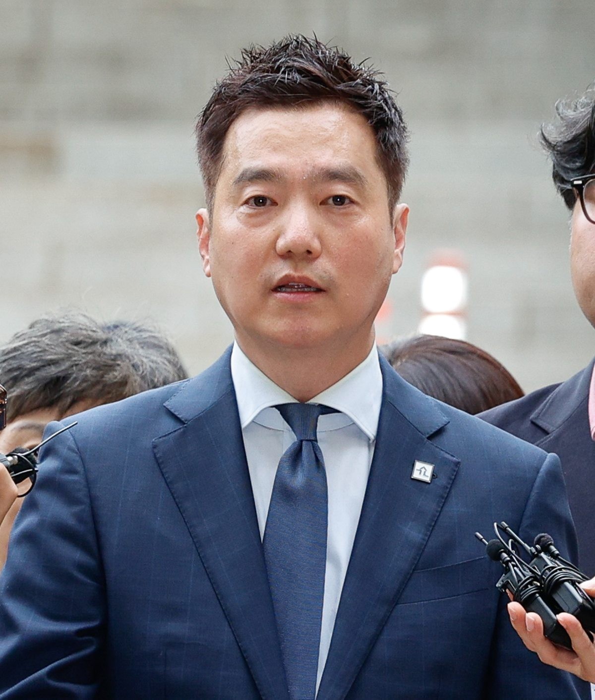 김세의 가로세로연구소 대표. 기사 이해를 돕기 위한 자료 사진. 김 대표는 정신 질환 등을 이유로 석방해달라고 법원에 보석을 요청했다. 김 대표는 배우 김수현에 대한 명예훼손 등의 혐의로 구속 기소된 상태다. 김 대표는 15일 서울중앙지법 형사합의26부(이현경 부장판사) 심리로 열린 보석 심문에서 이렇게 밝혔다. / 뉴스1