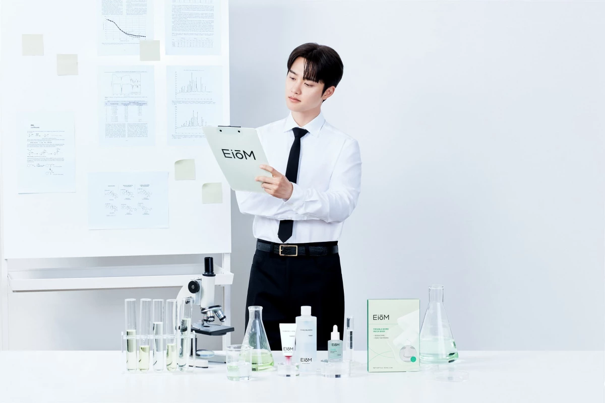 이옴, 도경수 브랜드 모델로 발탁…마이크로바이옴 기반 더마 스킨케어 알린다