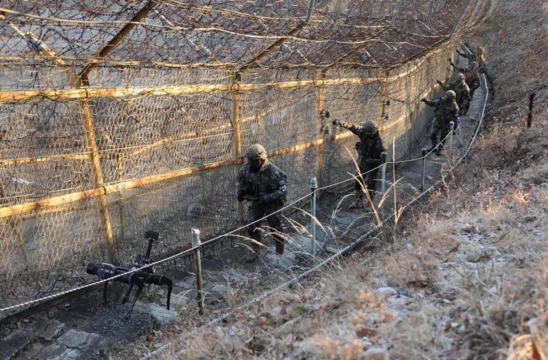 철책선 경계 강화 / 뉴스1