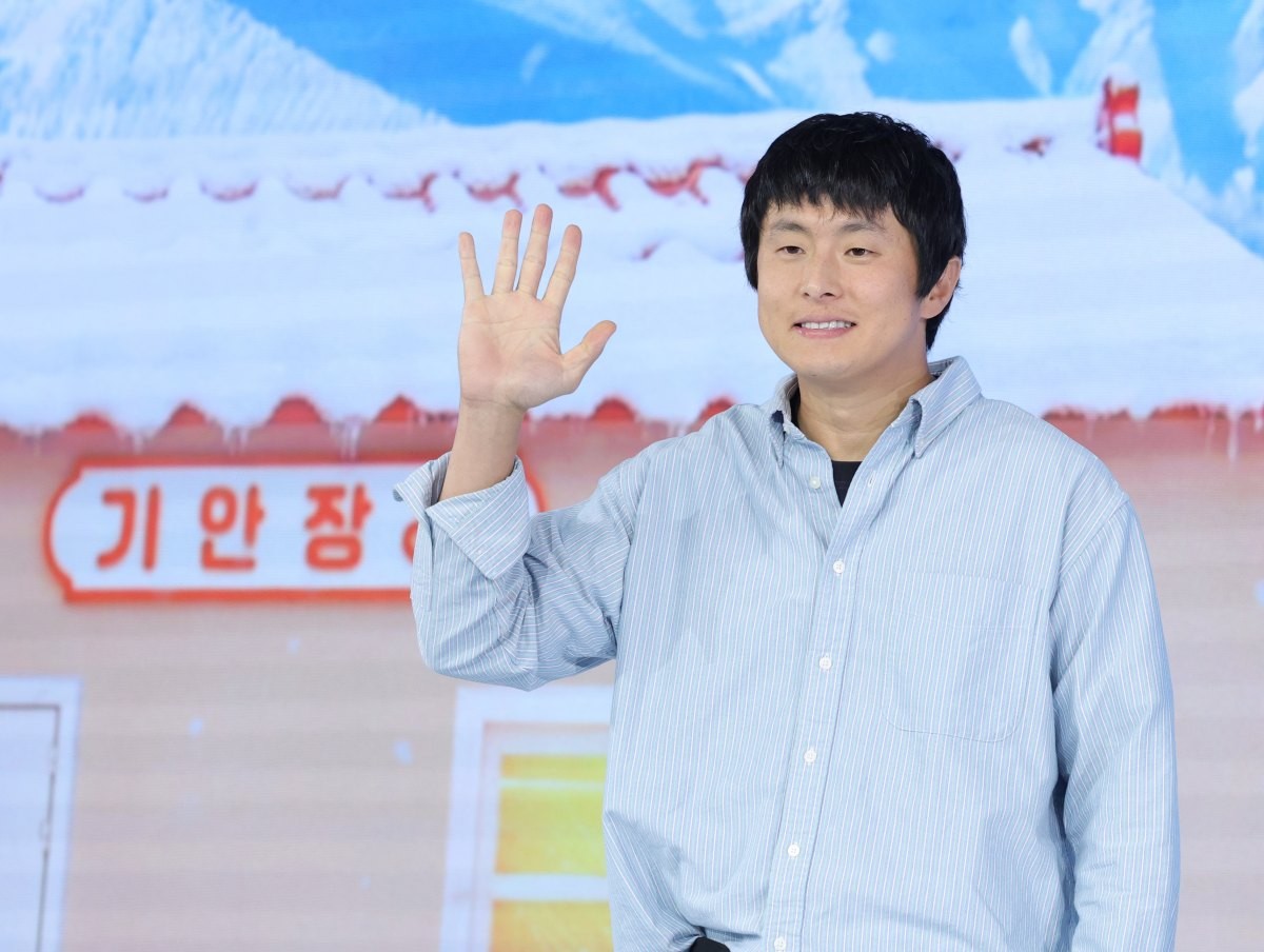 방송인 기안84가 22일 오전 서울 마포구 호텔나루 서울 엠갤러리에서 열린 넷플릭스 예능 ‘대환장 기안장 시즌2’ 제작발표회에 참석해 포즈를 취하고 있다. ‘대환장 기안장 시즌2’는 기안적 낭만이 가득한 대관령 기안장에서 기안84, 김연경, 이준호, 카즈하가 숙박객과 펼치는 기상천외한 신개념 민박 버라이어티 예능이다. 2026.9.22. / 뉴스1