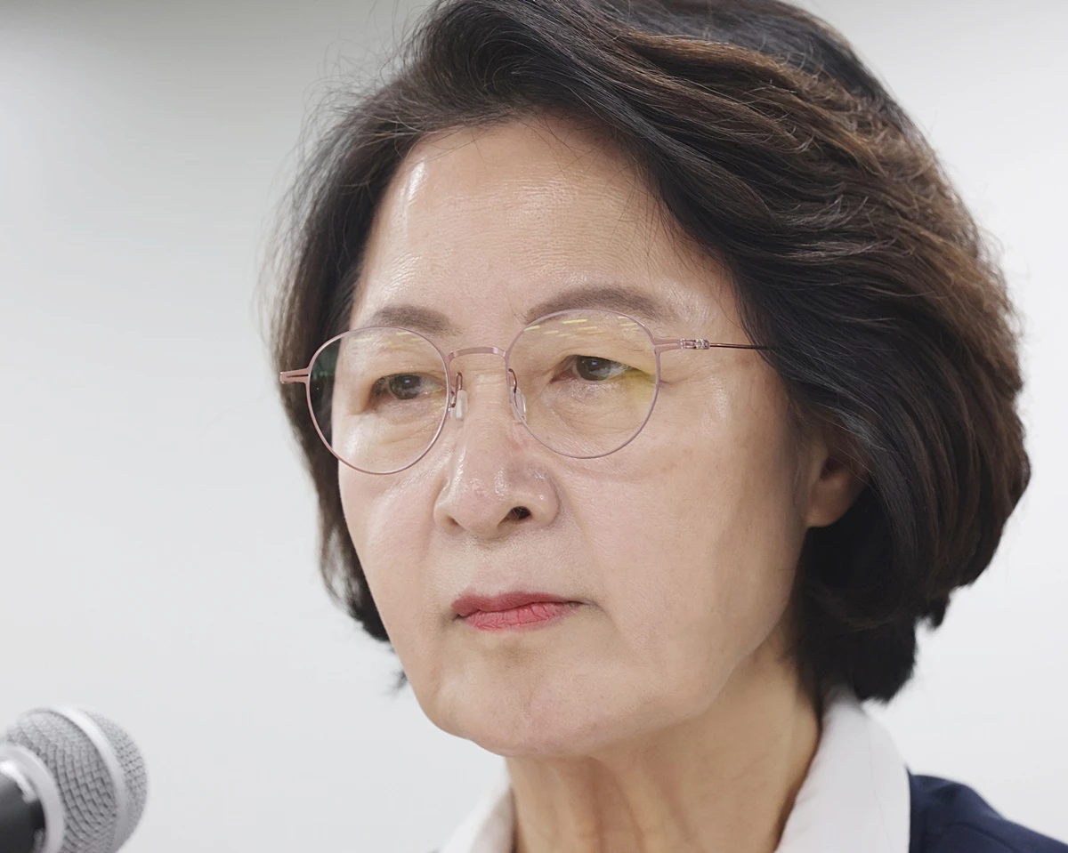 추미애 경기도지사가 13일 경기 수원시 영통구 경기도청에서 열린 국회 행정안전위원회의 경기도에 대한 국정감사에서 의원 질의를 경청하고 있다. 기사 이해를 돕기 위한 자료 사진 / 뉴스1