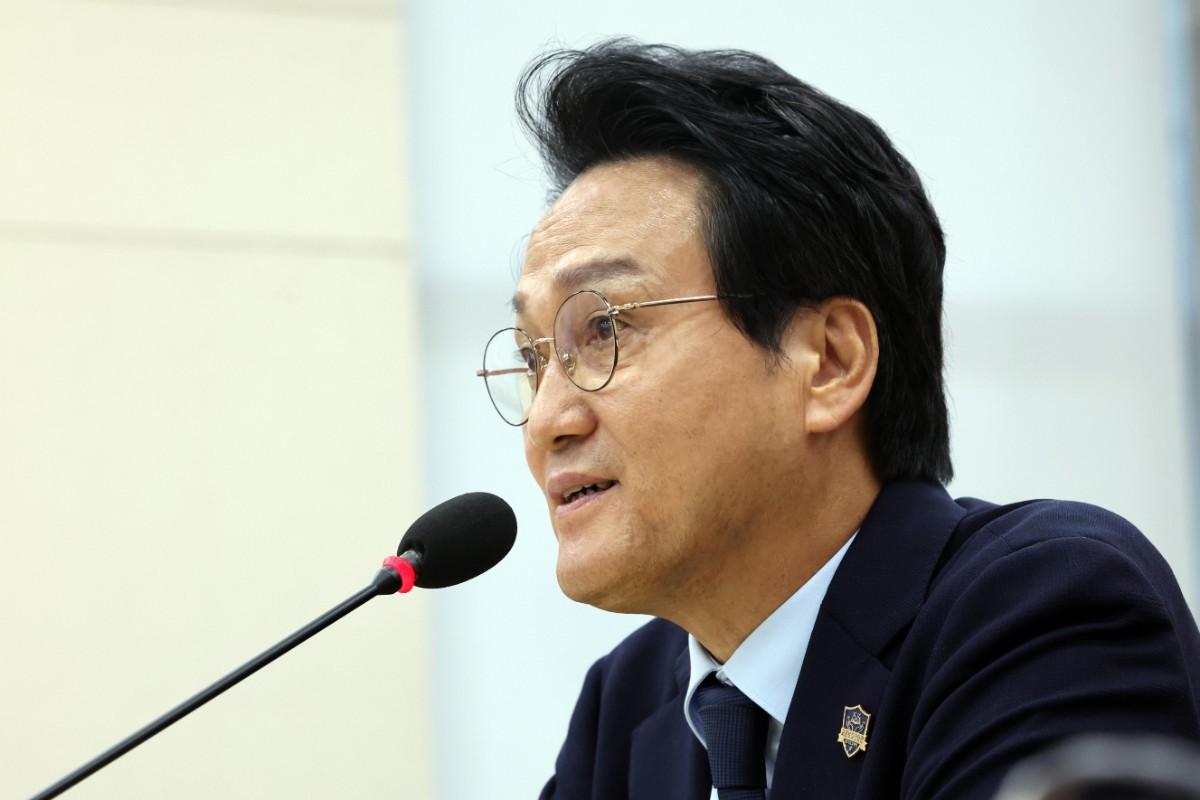 안민석 경기도 교육감이 14일 서울 여의도 교육위원회에서 열린 서울교육청 등에 대한 국정감사에서 의원 질의에 답하고 있다. / 뉴스1