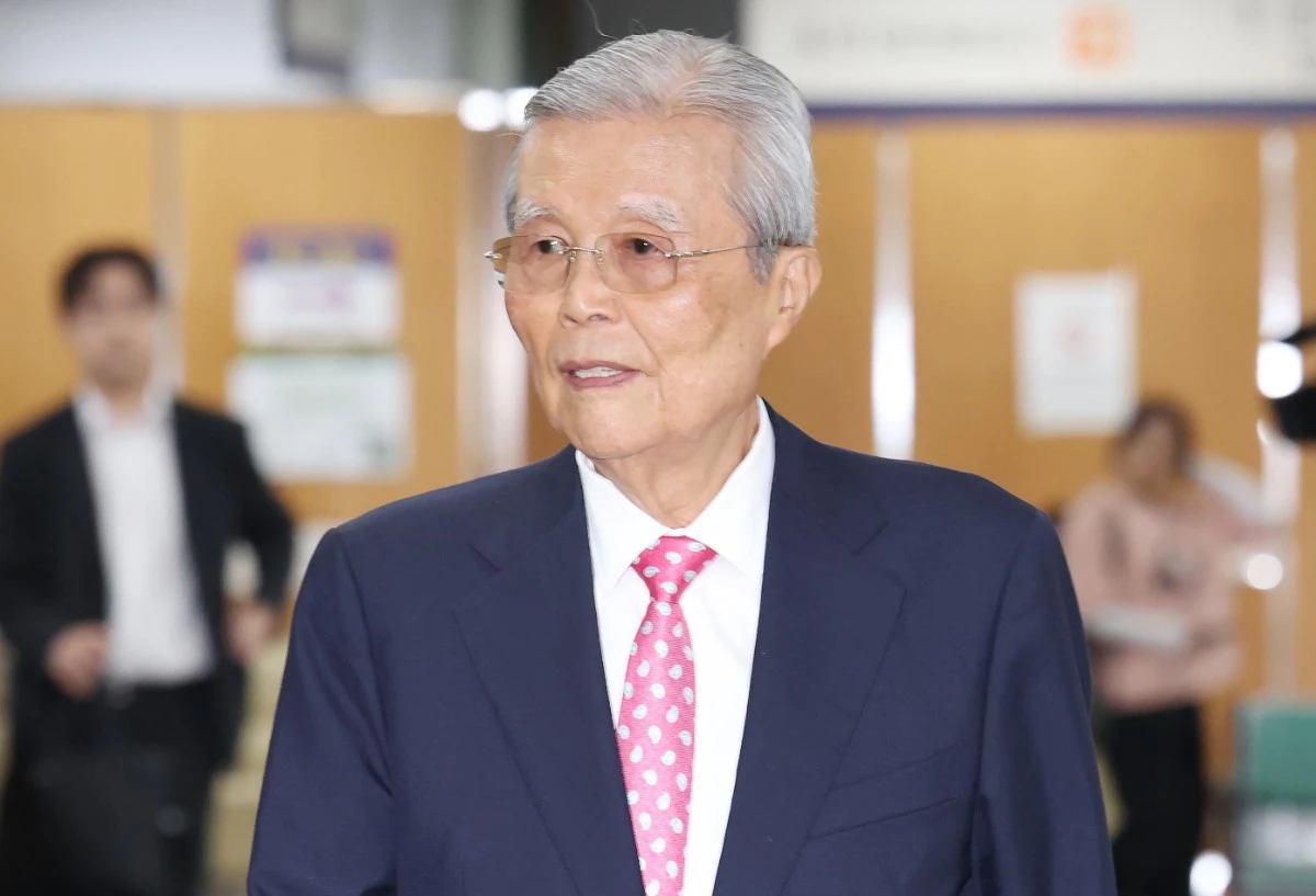 김종인 전 국민의힘 비상대책위원장이 9월 11일 오후 서울 서초구 고등법원에서 열린 오세훈 서울시장의 정치자금법 위반 혐의 항소심 속행공판에 증인으로 출석하고 있다.  / 뉴스1
