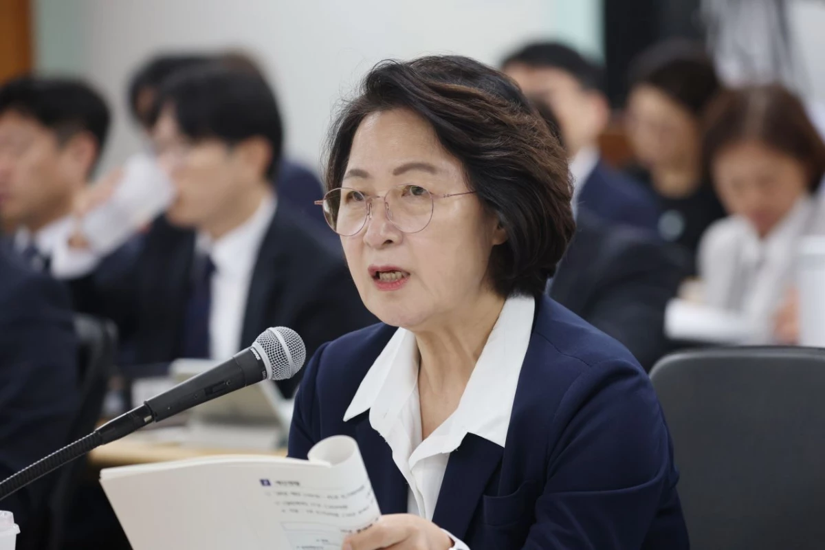 추미애 경기도지사가 지난 13일 경기 수원시 영통구 경기도청에서 열린 국회 행정안전위원회의 경기도에 대한 국정감사에서 의원 질의에 답하고 있다. / 뉴스1