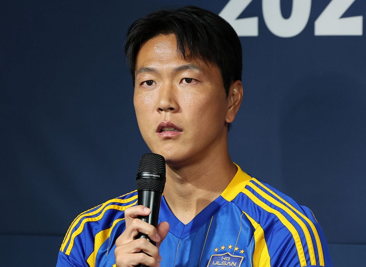 울산HD 김영권이 지난해 9월 4일 오전 서울 종로구 신문로 축구회관에서 열린 ‘2025-26 ACL 참가 K리그 4개팀 미디어데이’에 참석해 취재진 질문에 답변하고 있다. / 뉴스1