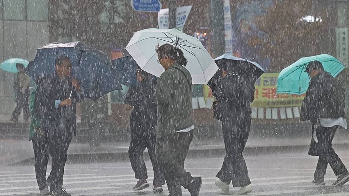 그친 줄 알았는데…오늘 '이곳' 비 쏟아진다, 30호 태풍 '참피' 경로는