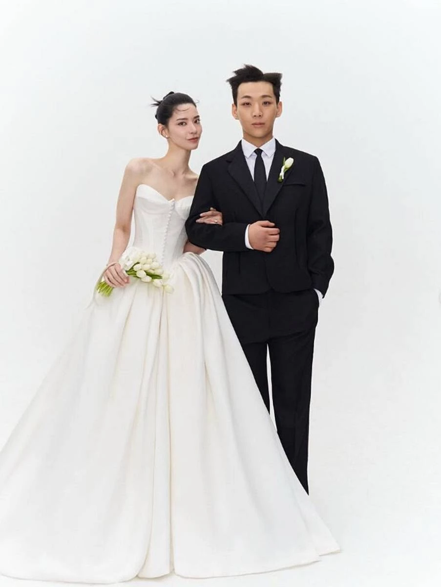 2024년 딸 품에 안은 두 사람 / 원현주 인스타그램
