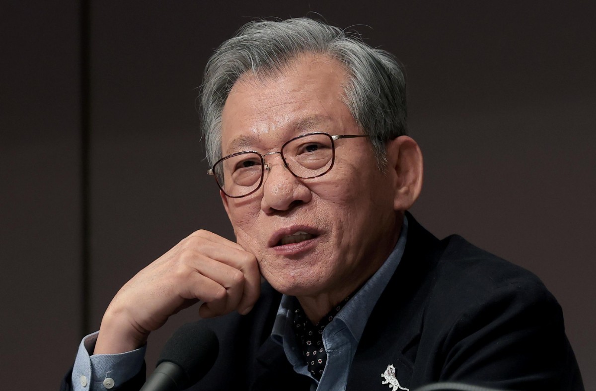 유홍준 겨냥해 “쓰레기” “내가 너라면 혼자 술 처먹었겠다”