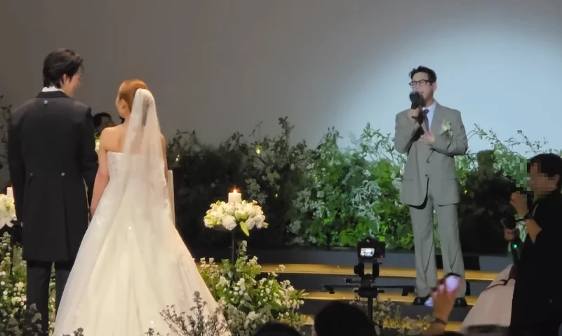 박세미 결혼식에서 축가를 부른 가수 테이 / 테이 인스타그램