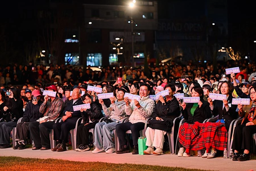 '세미원 가을밤 음악으로 물들다' 양평군, 두물머리 음악제 성황