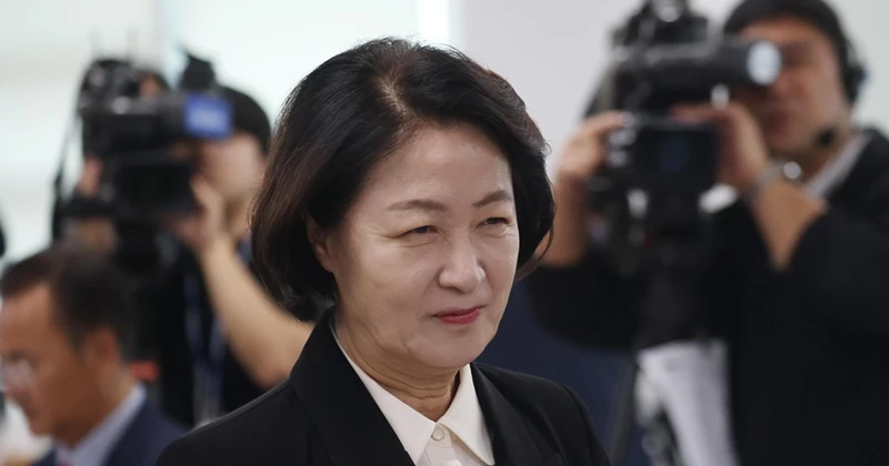 국감장 들어서는 추미애 경기도지사 / 뉴스1