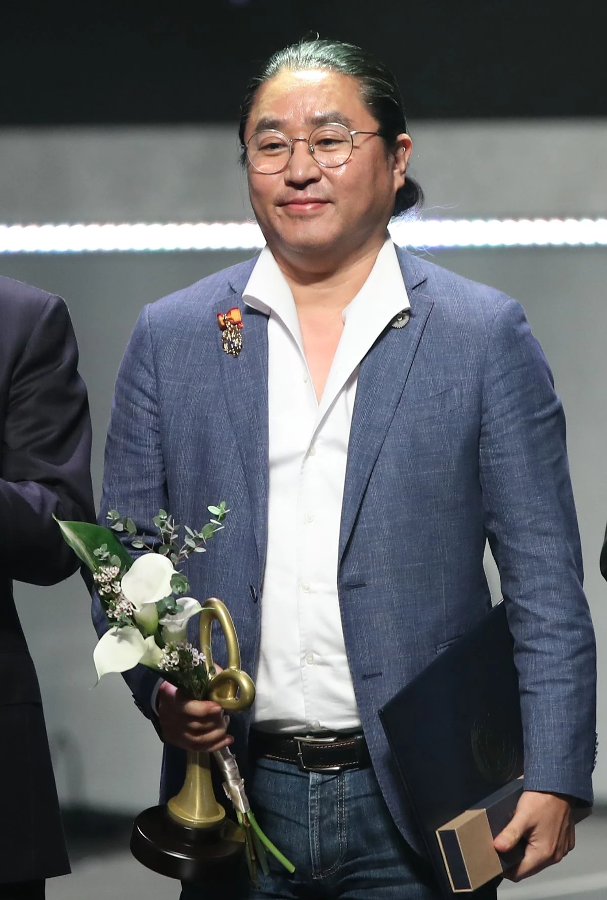 '2024 대한민국 대중문화예술상' 시상식에서 대통령 표창을 수훈한 김한민 감독 / 뉴스1