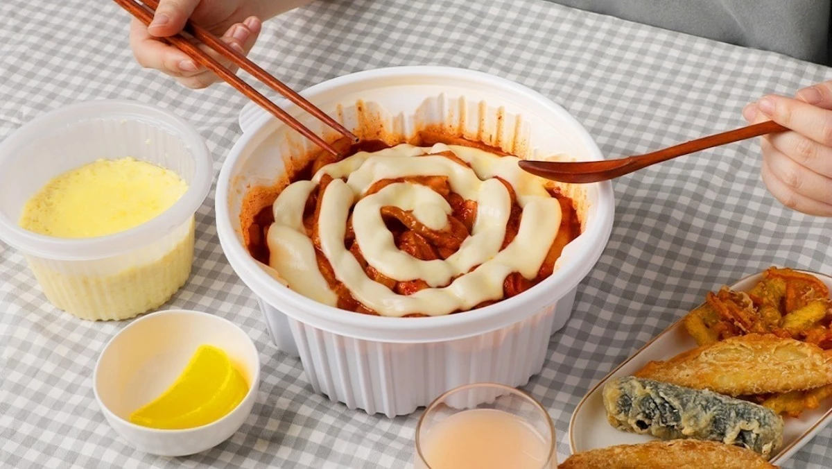 동대문엽기떡볶이 세트 메뉴. / 동대문엽기떡볶이 제공