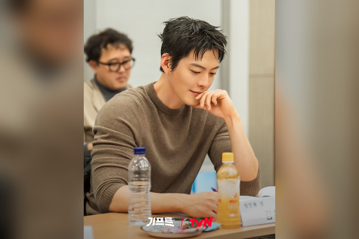 ‘기프트’ 김우빈, 전국 꼴찌 야구부 감독 된다…4년 만에 tvN 복귀, 12월 5일 첫방