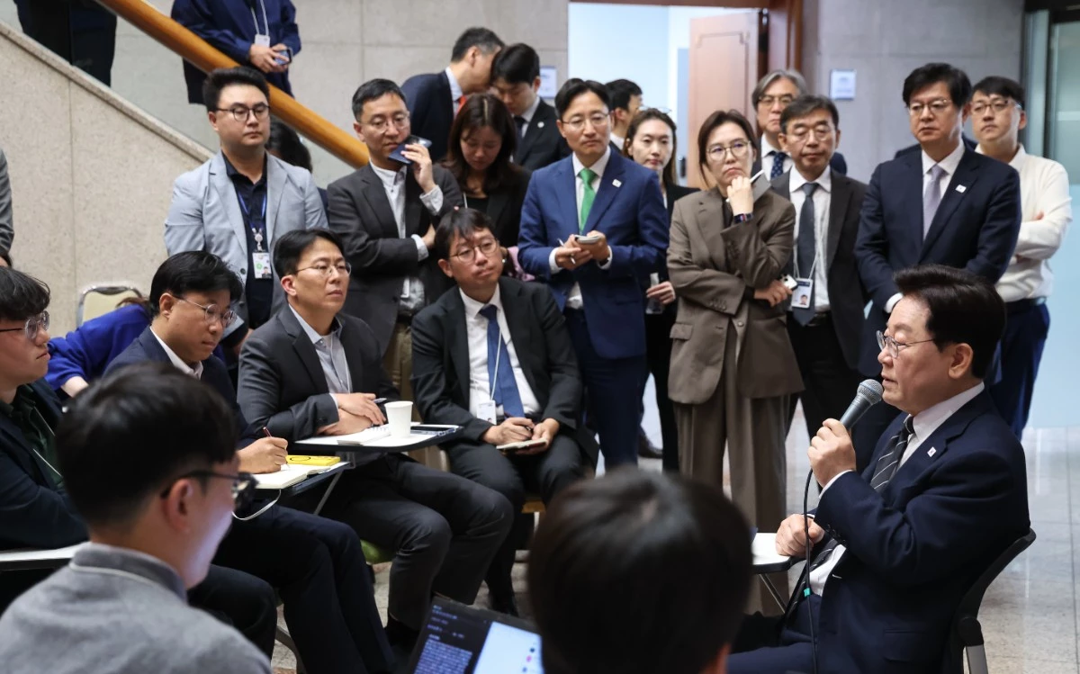 청와대 춘추관 찾은 이재명 대통령. / 뉴스1