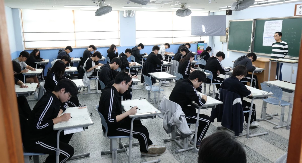 수능 전 마지막 고3 학력평가 치르는 학생들 / 뉴스1