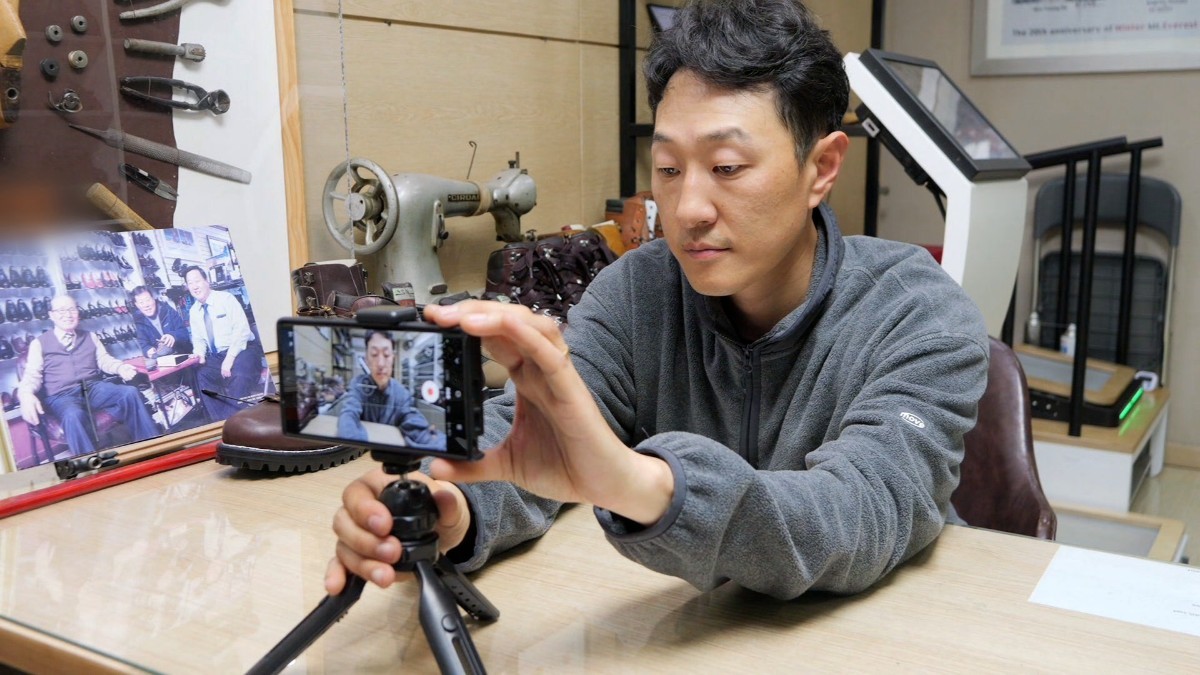 KBS2 ‘2TV 생생정보’ 2627회 ‘달라야 사는 크리에이터’에서 소개하는 90년 전통 수제 등산화 명가 ‘송림수제화’. / KBS 제공