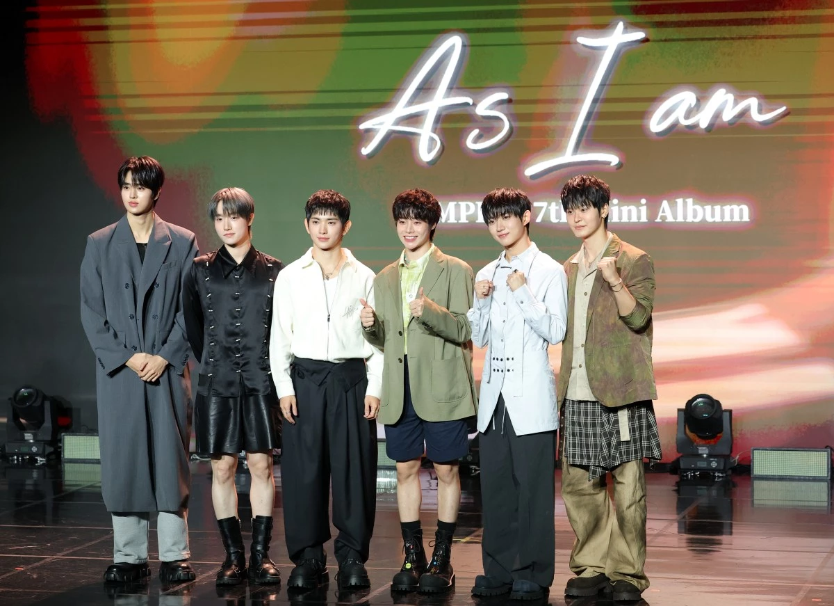 그룹 템페스트(TEMPEST) 은찬, 혁, LEW, 한빈,형섭 태래가 이 지난해 서울 강남구 일지아트홀에서 가진 일곱 번째 미니 앨범 'As I am(애즈 아이 엠)' 발매 쇼케이스에서 포즈를 취하고 있다. / 뉴스1