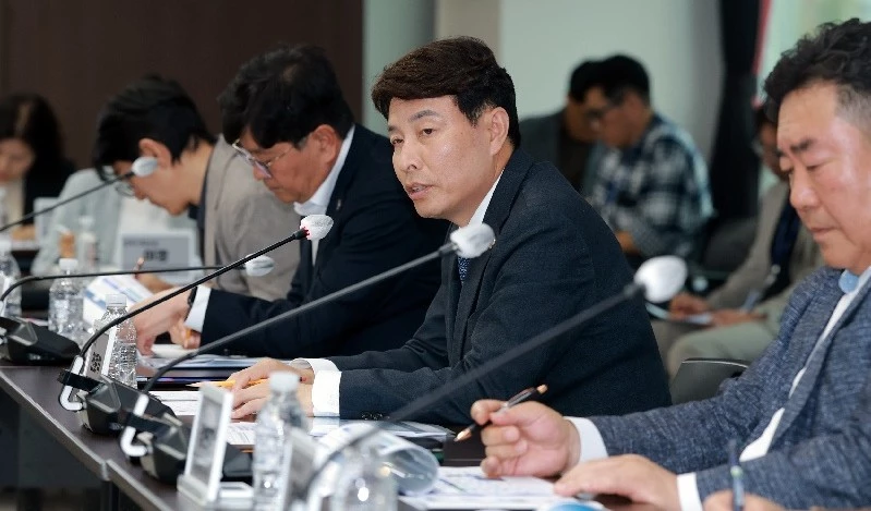 20일 구청 장태산실에서 열린 'MY 서구 앱 기획 연구 용역 착수보고회'에 참석한 전문학 대전 서구청장/사진=대전 서구