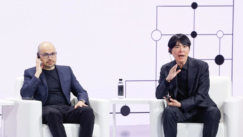 이세돌, '알파고 아버지' 하사비스 CEO와 대담 / 뉴스1
