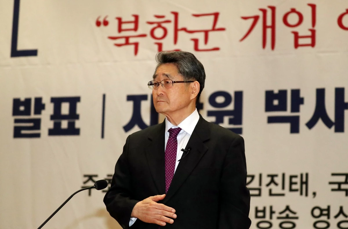 2019년 2월 8일 서울 여의도 국회 의원회관에서 열린 5·18 진상규명 대국민공청회에서 발표하는 보수논객 지만원 씨. / 뉴스1