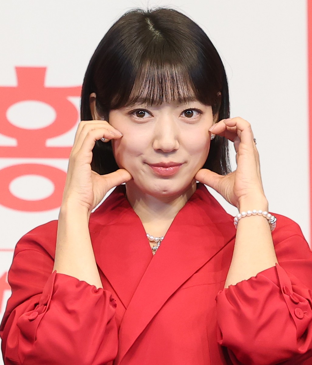 배우 박신혜가 1월 12일 서울 구로구 더링크 호텔에서 열린 tvN 새 토일드라마 '언더커버 미쓰홍' 제작발표회에 참석해 포즈를 취하고 있다. / 뉴스1