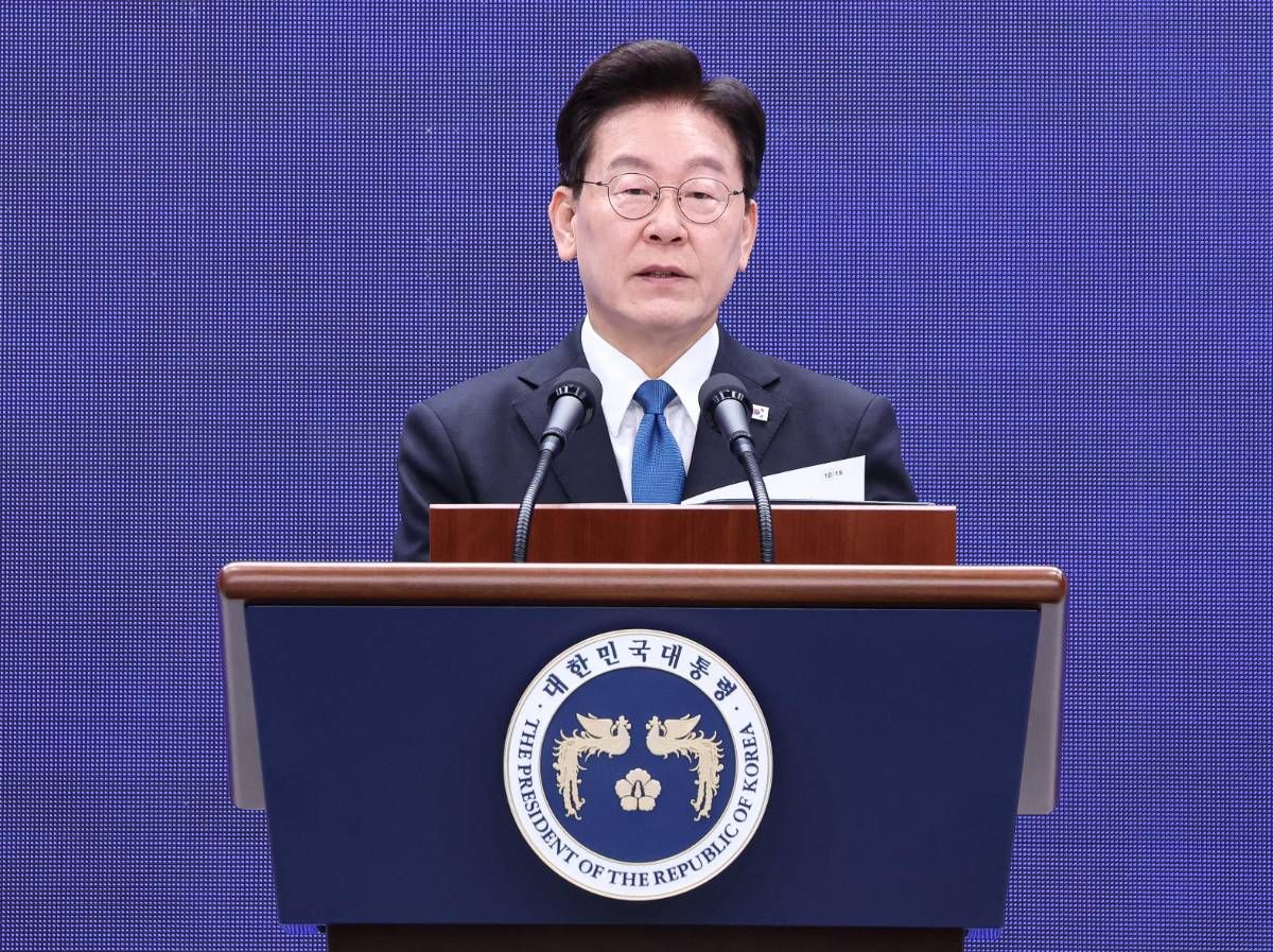 이재명 대통령이 21일 서울 서대문구 경찰청에서 열린 제81주년 경찰의 날 기념식에서 기념사를 하고 있다. / 뉴스1 (청와대통신사진기자단)