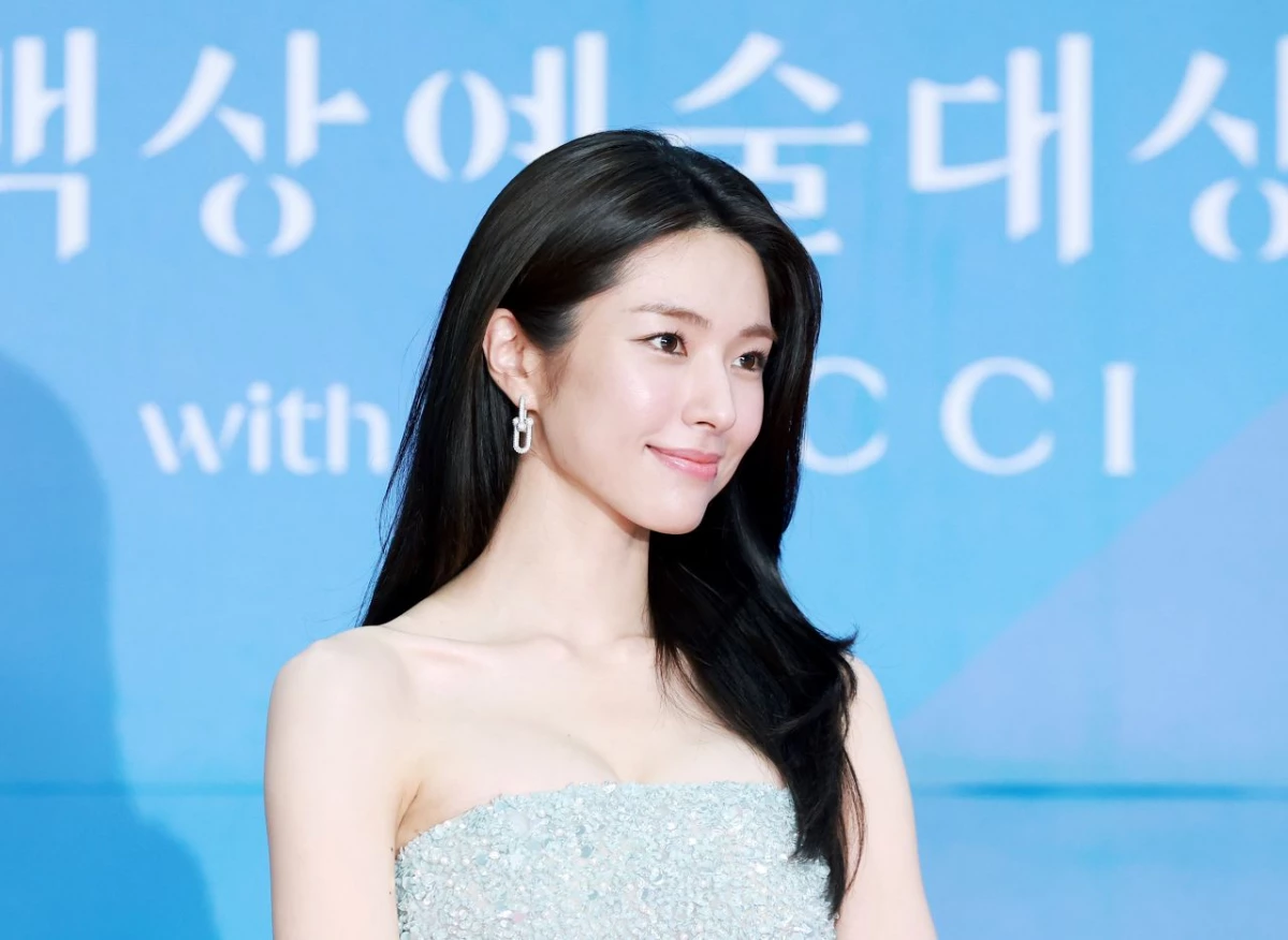 배우 하영이 어린이날인 지난해 5월 5일 오후 서울 강남구 코엑스에서 열린 '61회 백상예술대상' 레드카펫에서 포즈를 취하고 있다. / 뉴스1