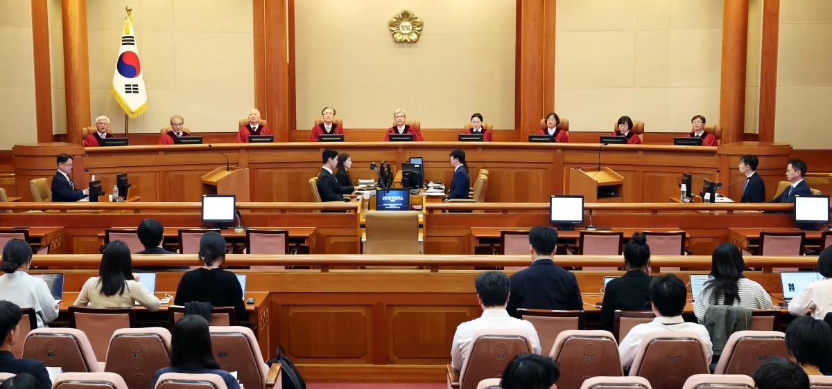 기사의 이해를 돕기 위한 사진. 지난 21일 서울 종로구 헌법재판소 대심판정에서 열린 재판소원 첫 공개변론에 참석한 김상환 헌법재판소장과 헌법재판관들. / 뉴스1