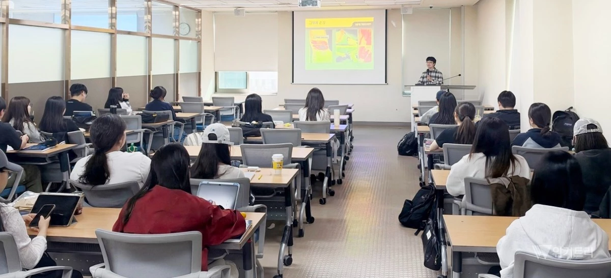 호남대학교 임상병리학과(학과장 장유지)는 지난 10월 15일 교내에서 국립과학수사연구원(국과수) 법의학과 소속 최창운 의료기술주사보를 초청해 특별 강의를 진행했다. / 호남대