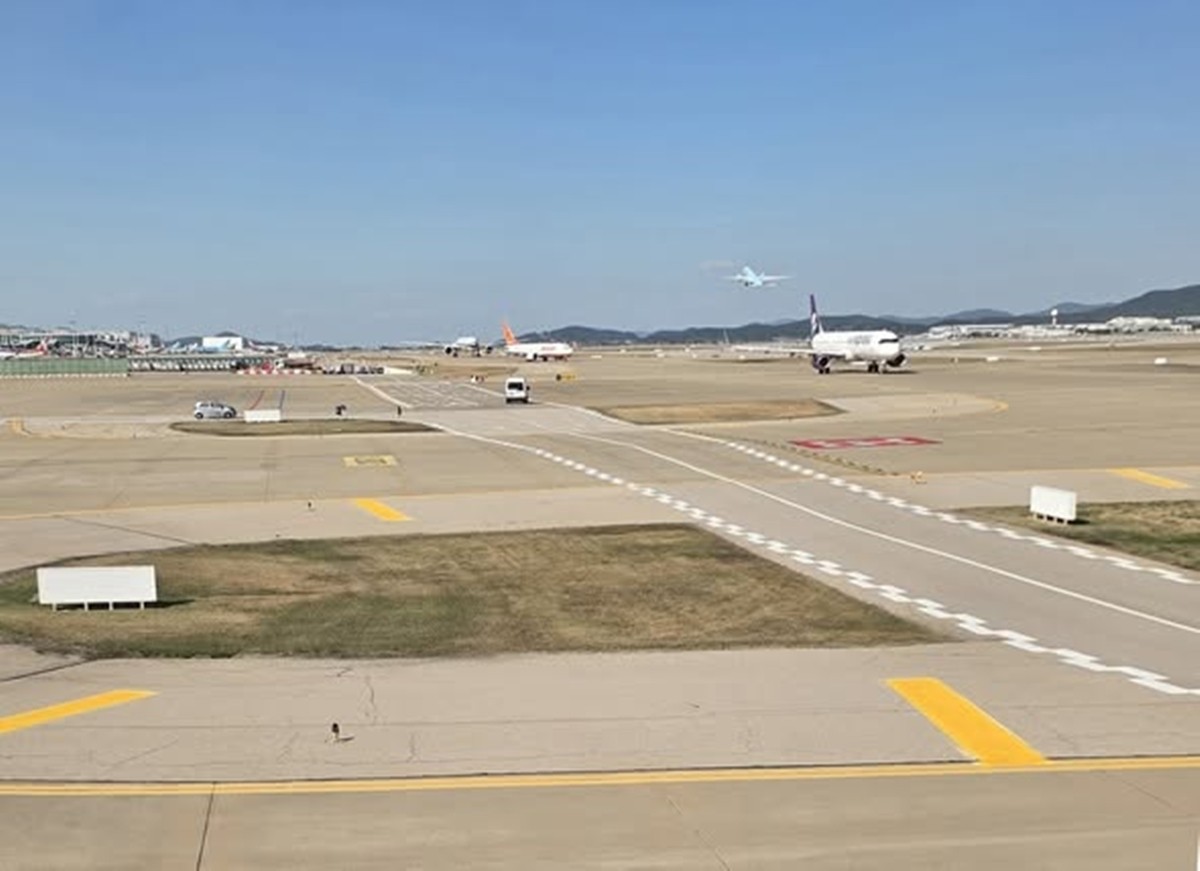 이하 김문수 전 국민의힘 대선 후보가 페이스북에 올린 인천국제공항 사진.