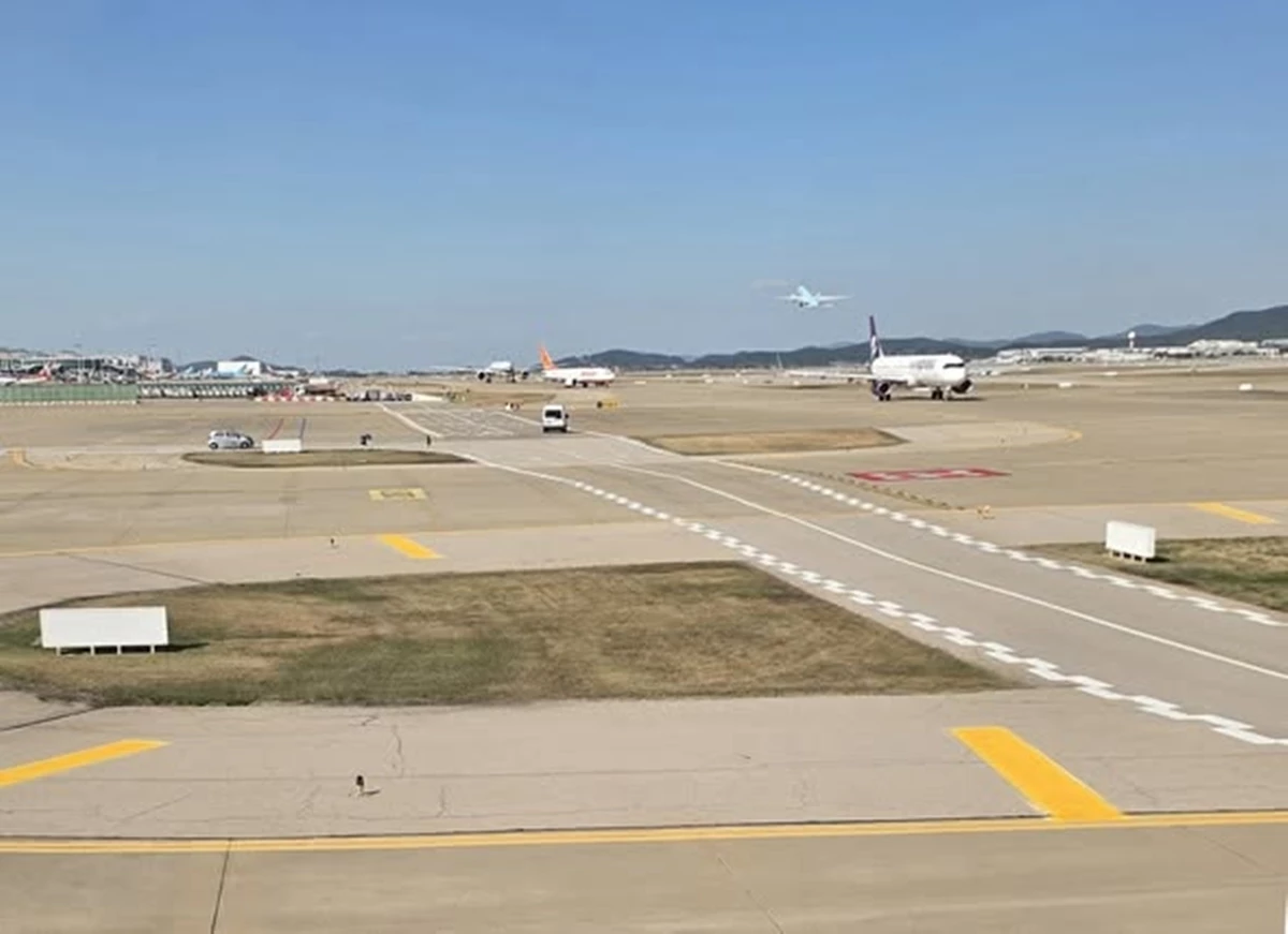 이하 김문수 전 국민의힘 대선 후보가 페이스북에 올린 인천국제공항 사진.